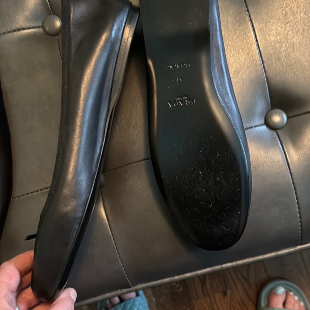 Prada Women's Black Leather Flats - Picture 4 of 10
